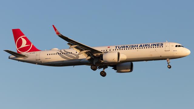 TC-LSL:Airbus A321:Turkish Airlines